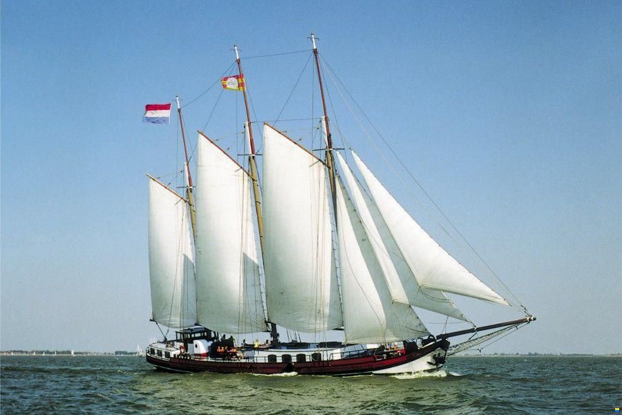 Driemast Klipper 37 M