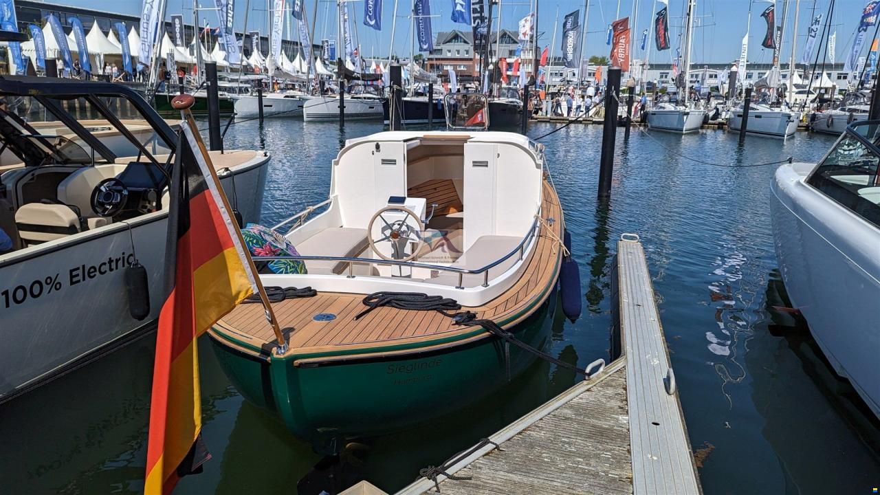 Yachtwerft Hamburg GmbH Elektro Tuckerbo