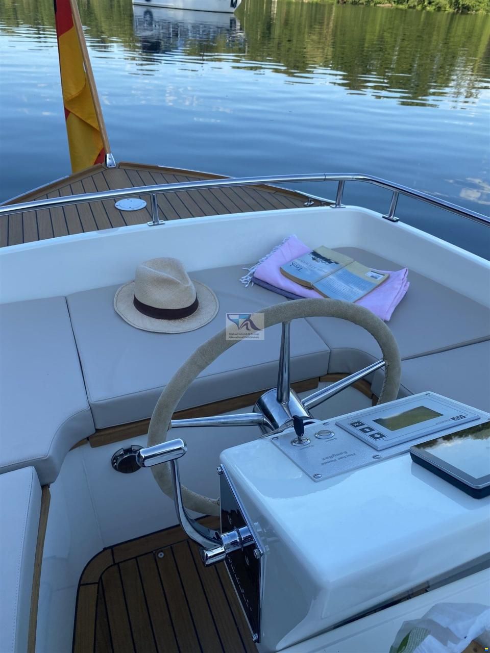 Yachtwerft Hamburg GmbH Elektro Tuckerbo