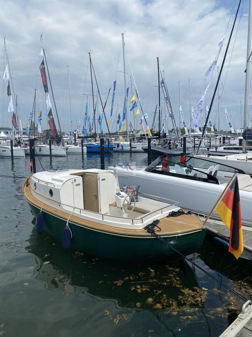 Yachtwerft Hamburg GmbH Elektro Tuckerbo