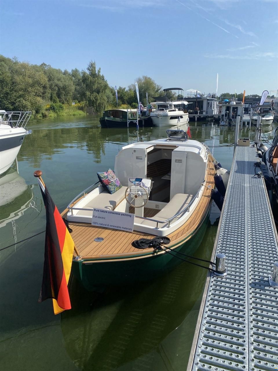 Yachtwerft Hamburg GmbH Elektro Tuckerbo
