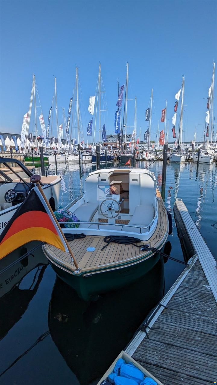 Yachtwerft Hamburg GmbH Elektro Tuckerbo