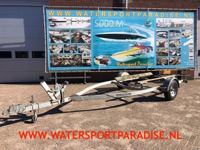 Escort Stallingstrailer (USA)