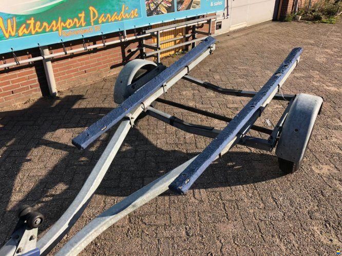 Escort Stallingstrailer ongeremd 1-asser