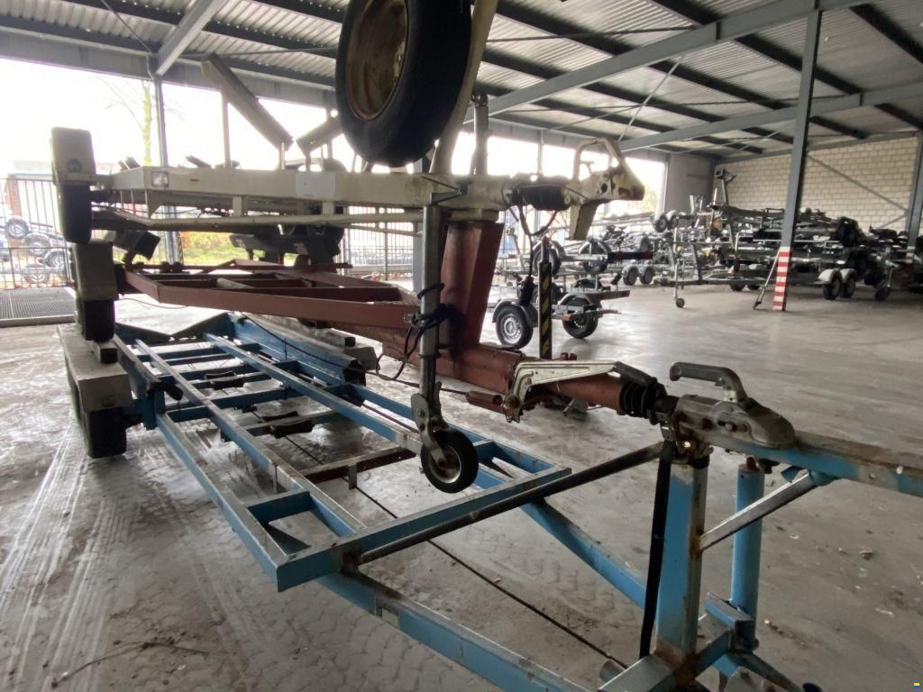 Stallingstrailer 2-asser geremd