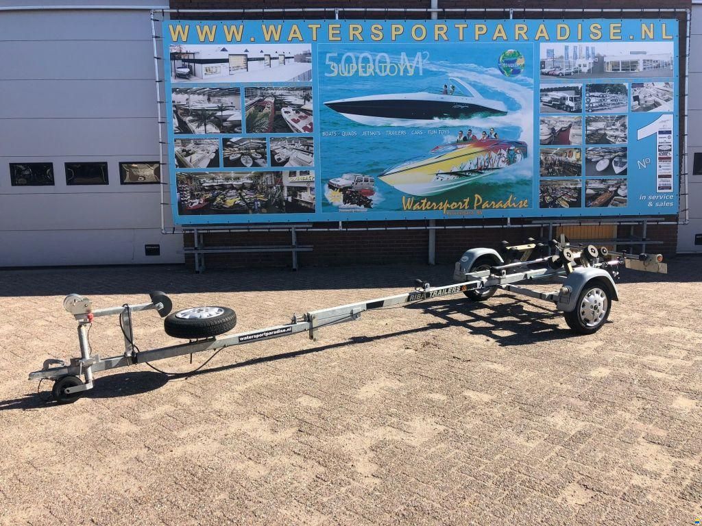 Stallingstrailer 1-asser