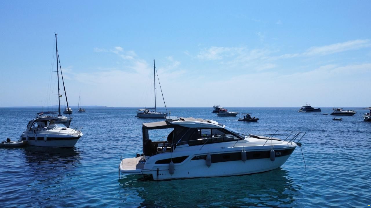 Bavaria S 33 HT