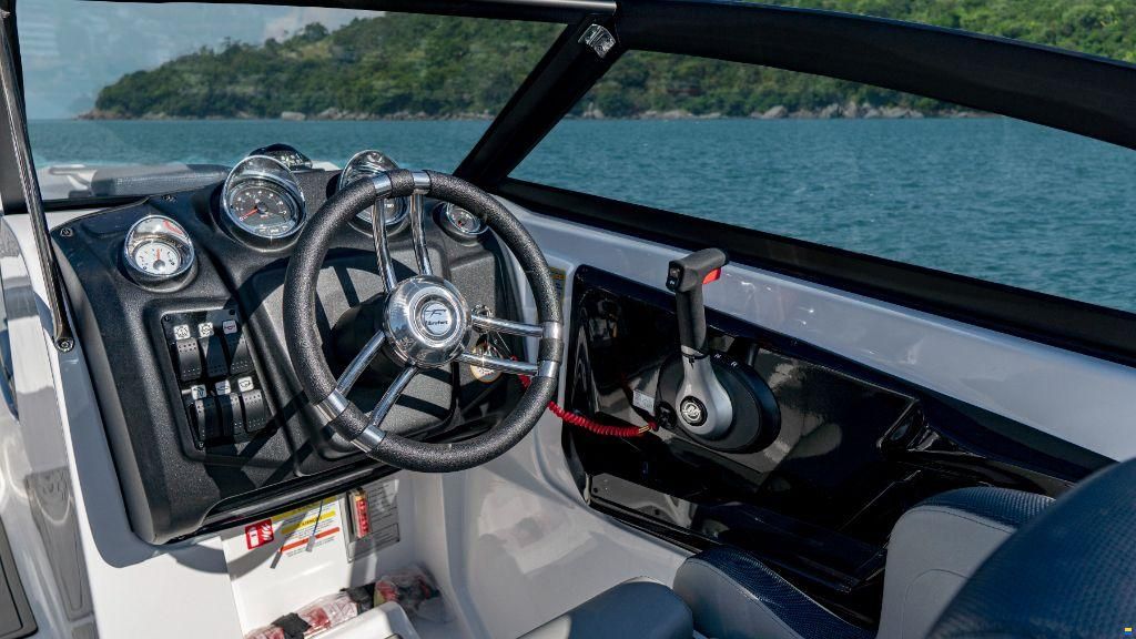Fibrafort 212 Bowrider, nu eindelijk weer uit voor