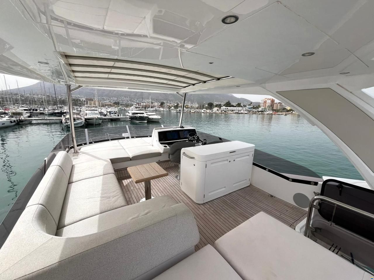 Sunseeker Manhattan 68
