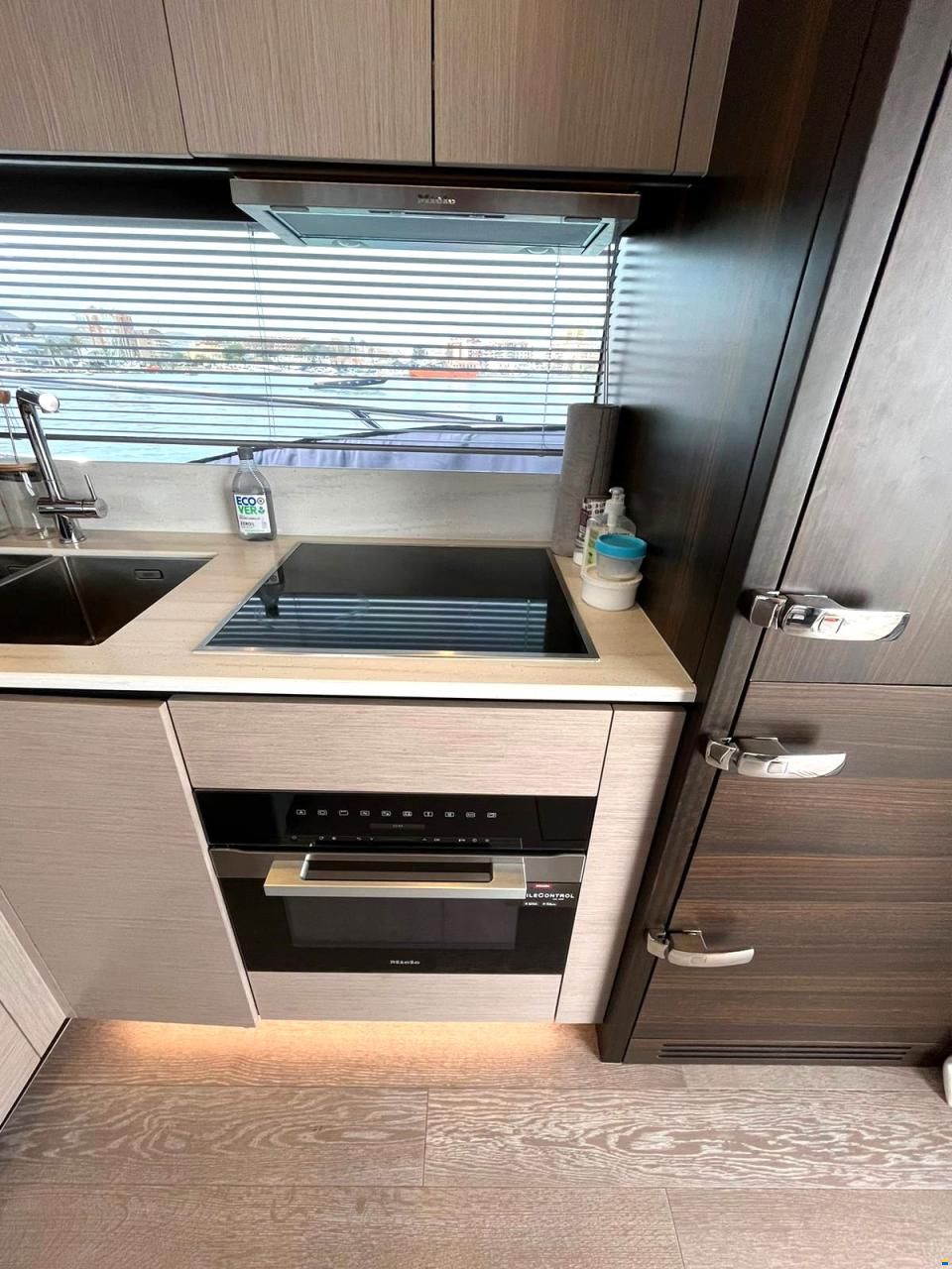 Sunseeker Manhattan 68