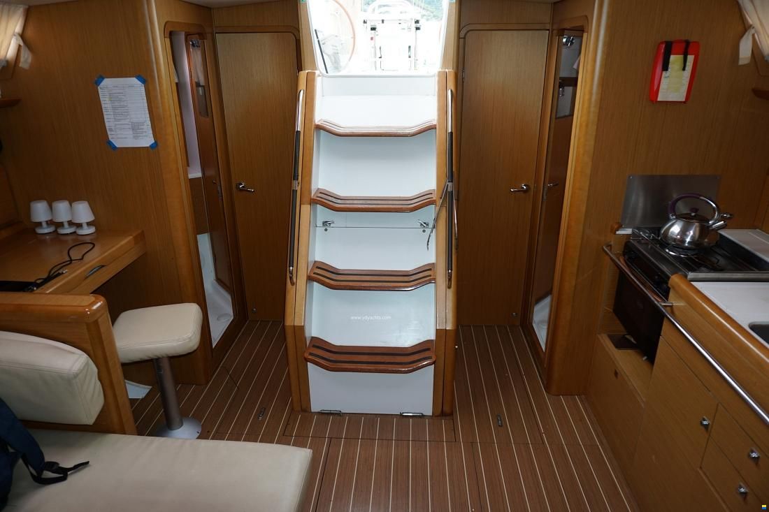 Jeanneau Sun Odyssey 44i Owners Version