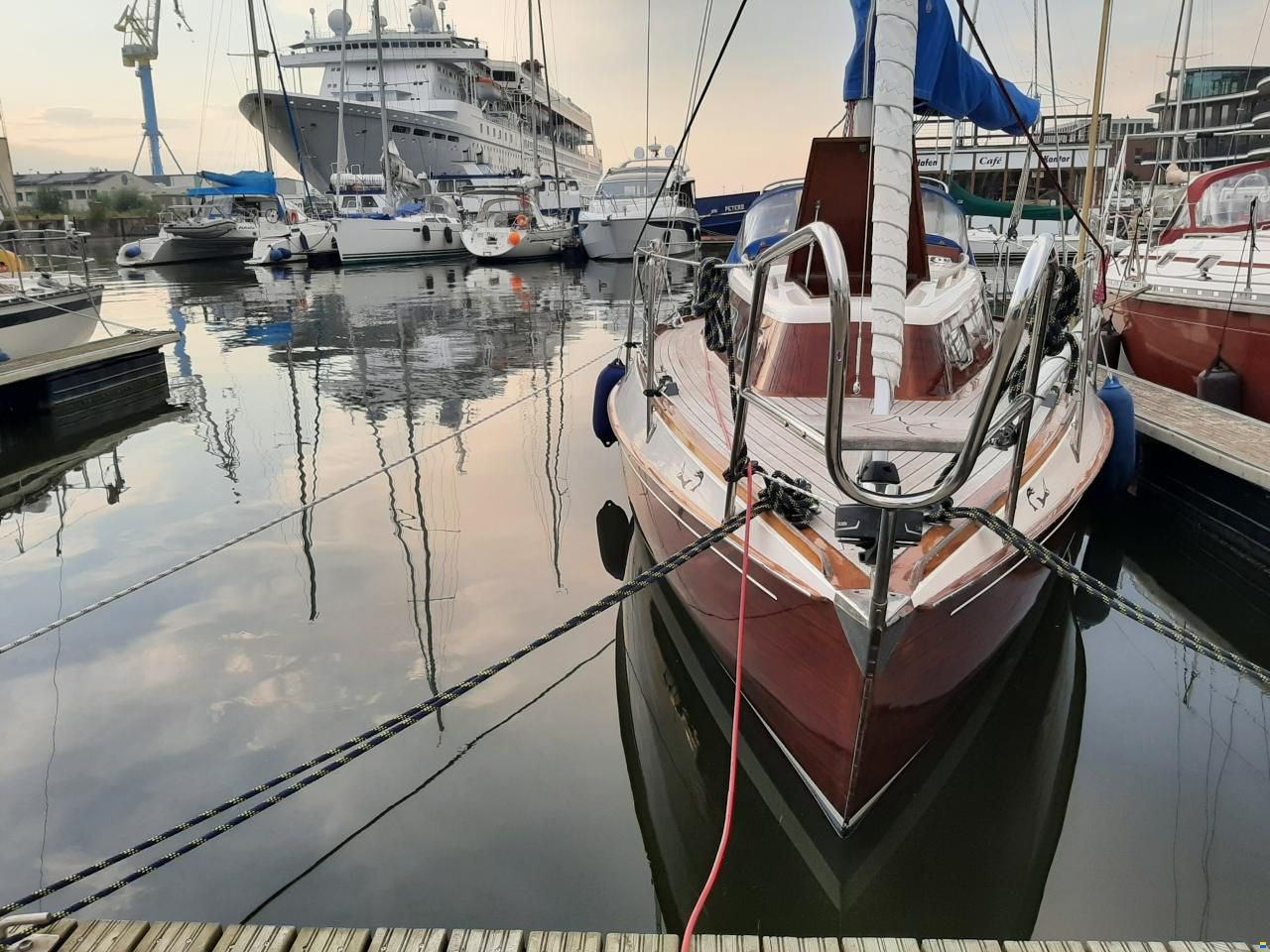Henningsen & Steckmest Scalar 28
