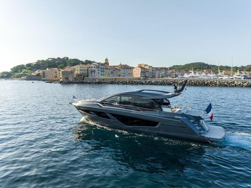 Sunseeker Predator 65
