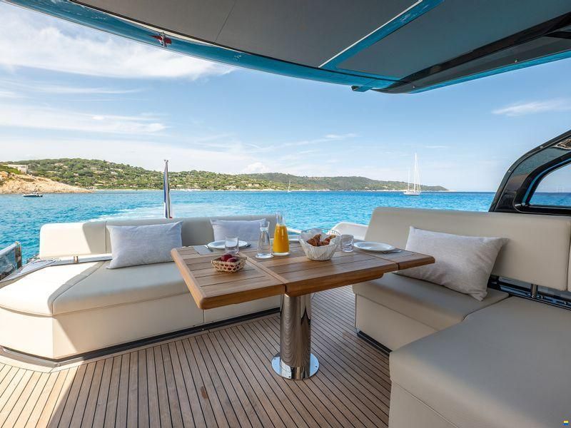 Sunseeker Predator 65