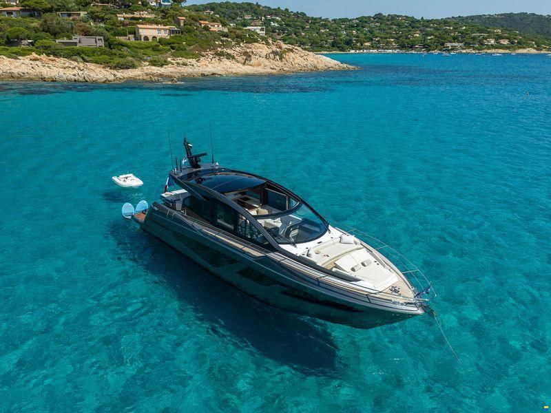 Sunseeker Predator 65