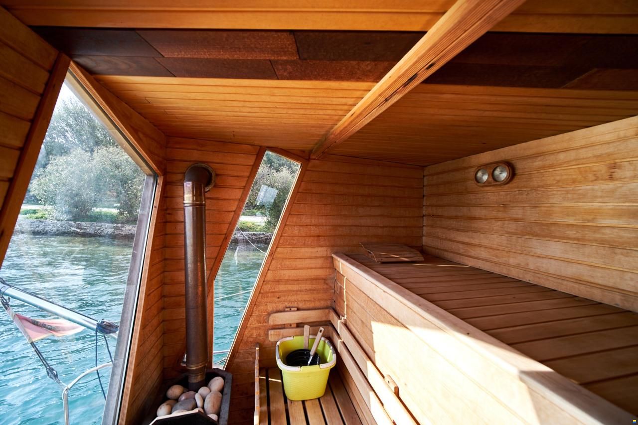 House Boat 13.84 meters