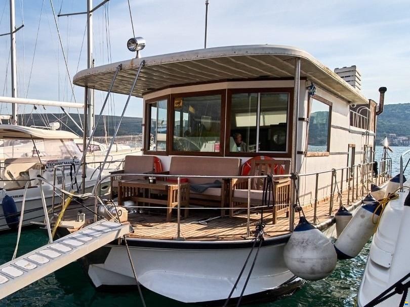 House Boat 13.84 meters