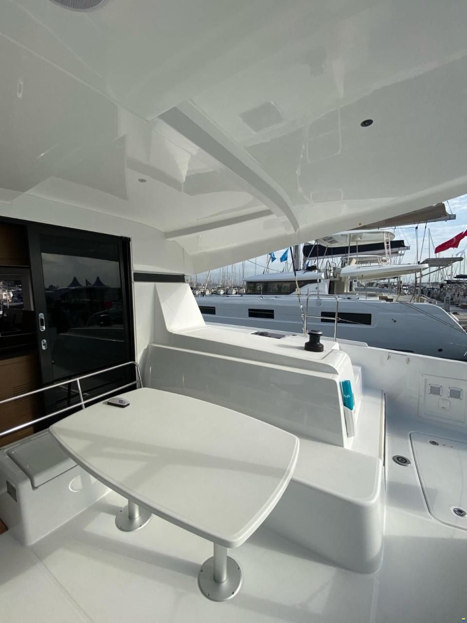 Lagoon 42