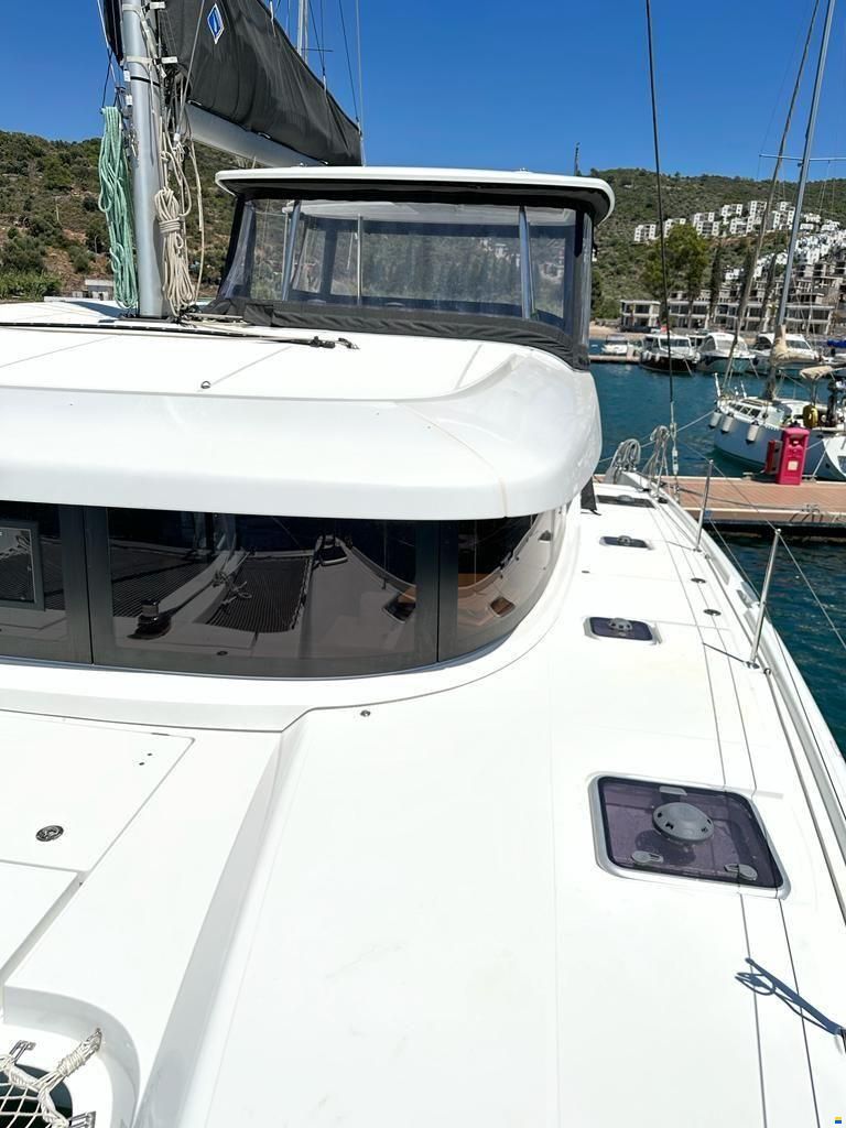 Lagoon 42