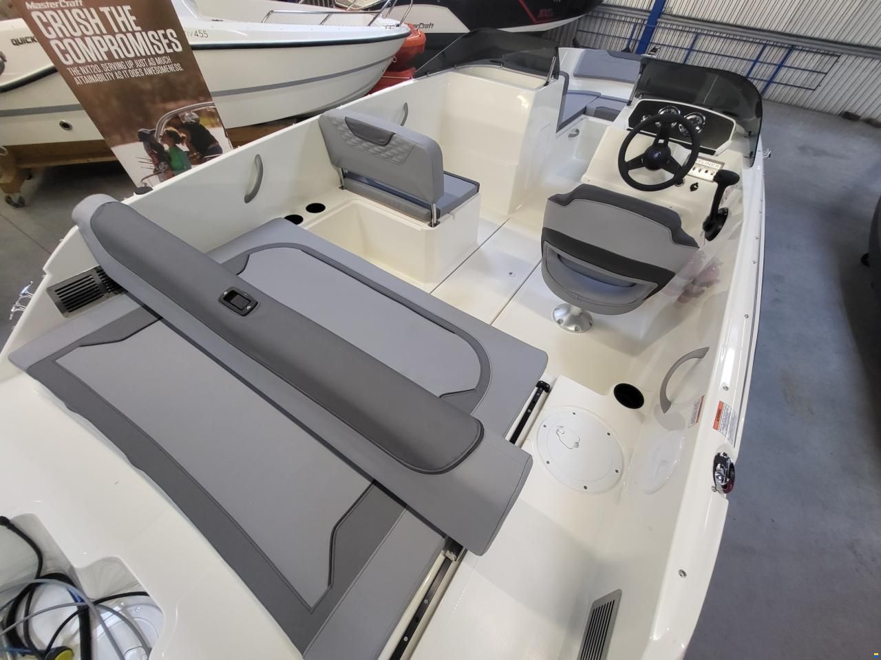 Bayliner M19