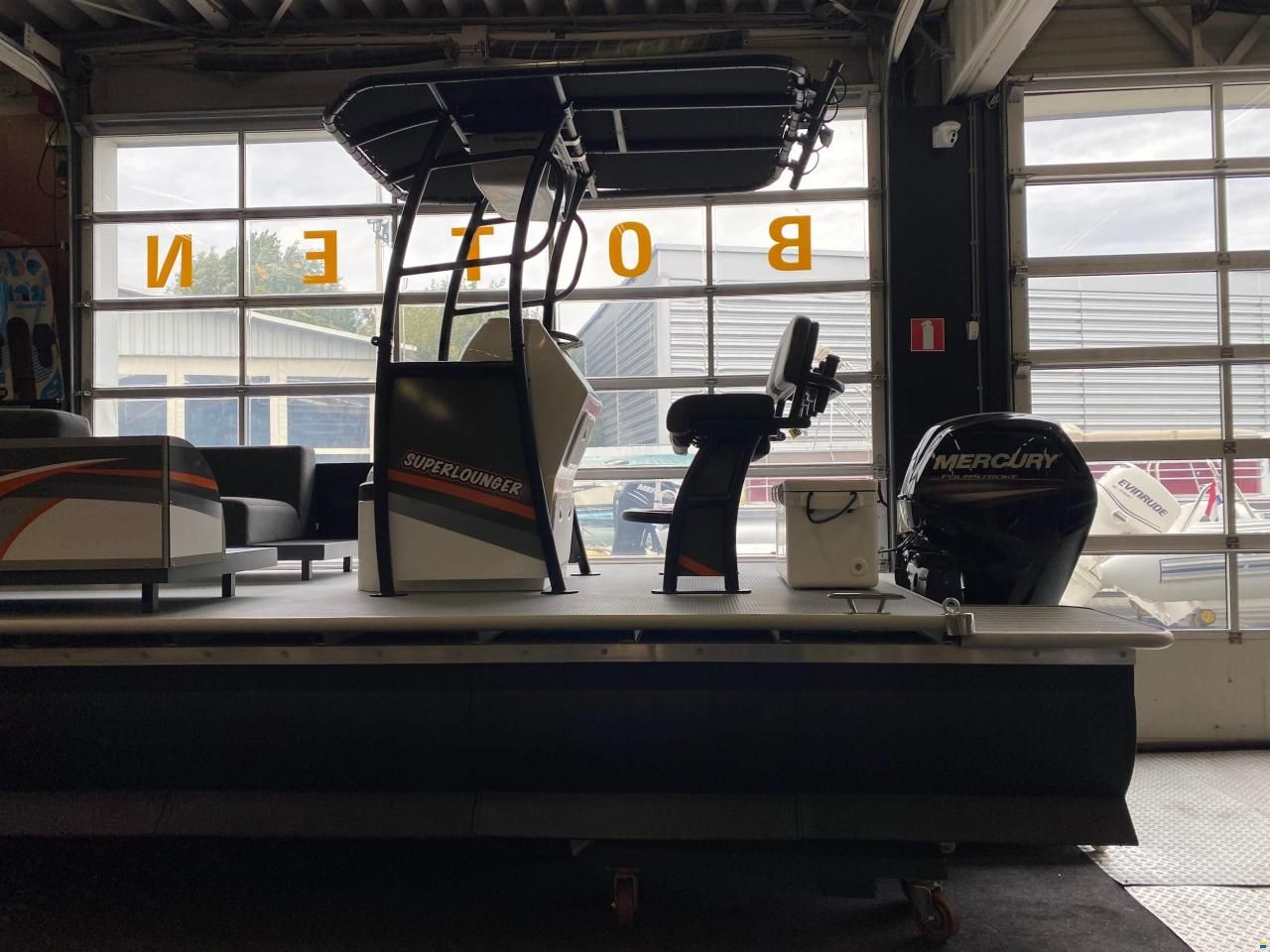 Pontoon 850 - NIEUW