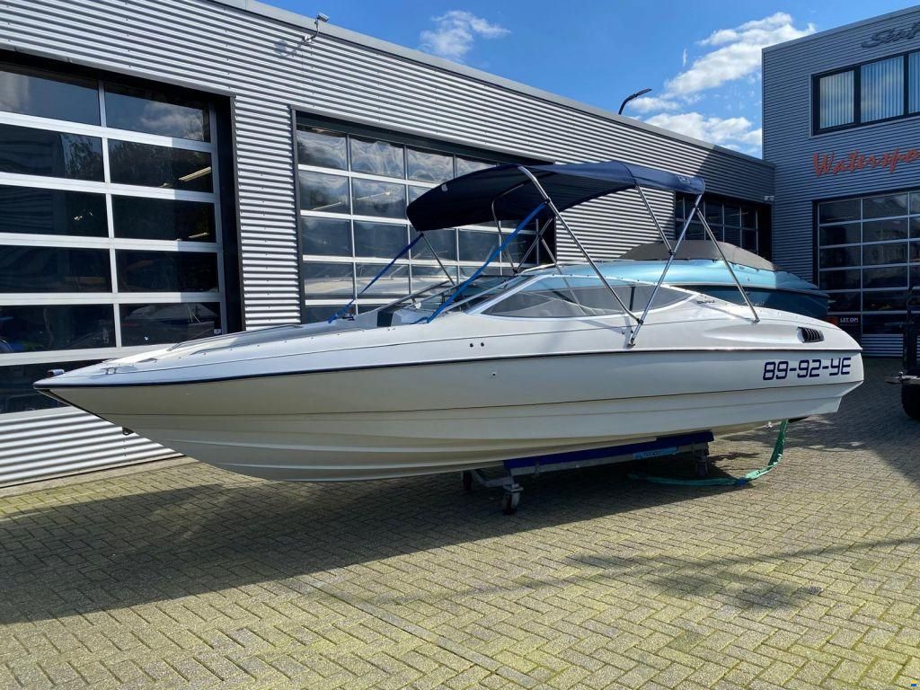Bayliner Capri Bowrider