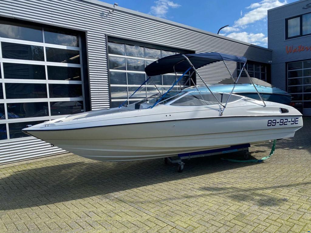 Bayliner Capri Bowrider