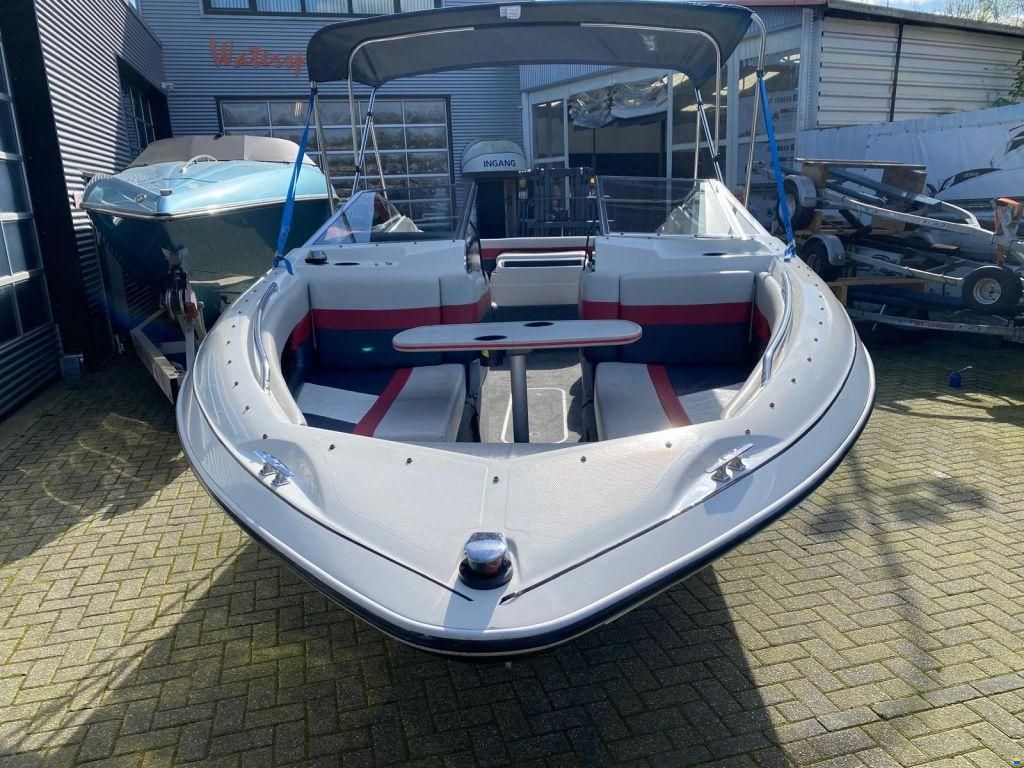 Bayliner Capri Bowrider