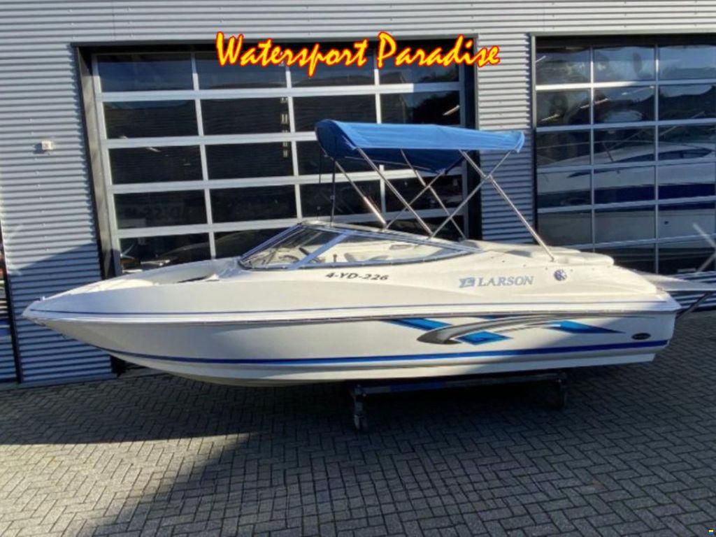 Larson Senza 186 Bowrider