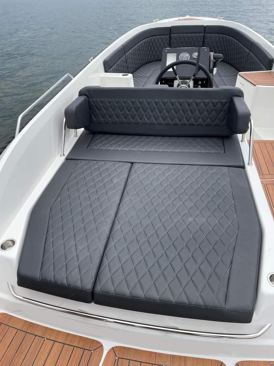 M&D Boote Q 630 Tender