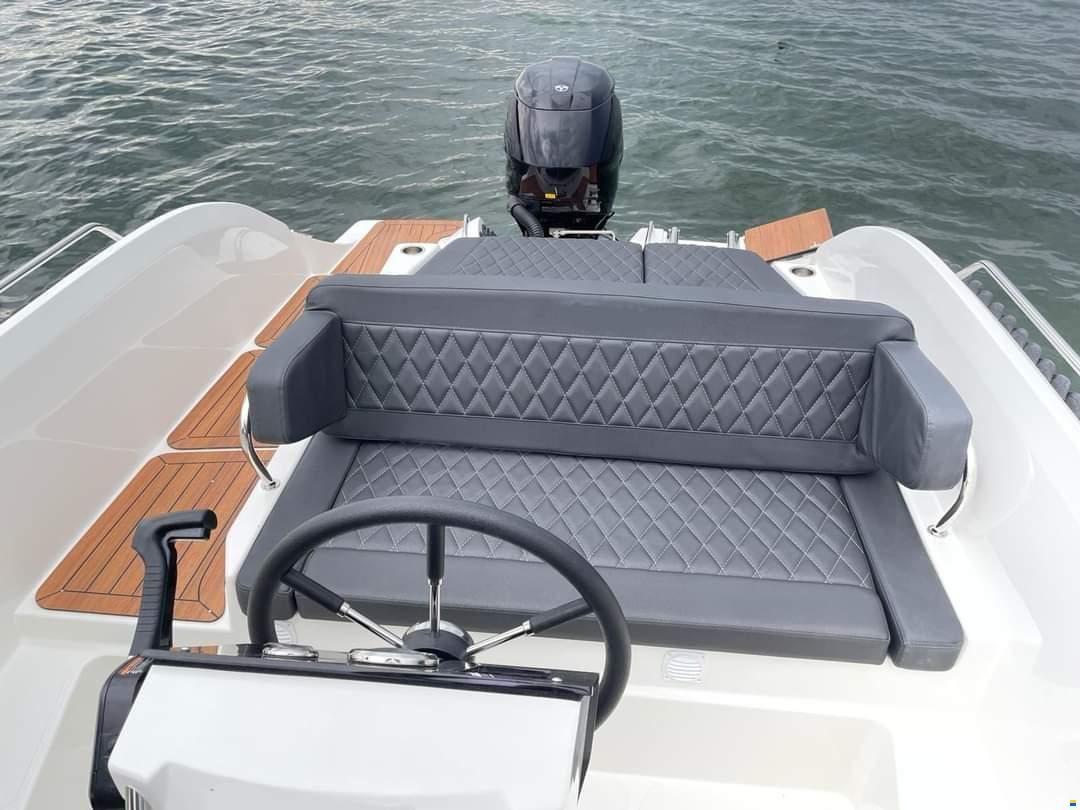 M&D Boote Q 630 Tender