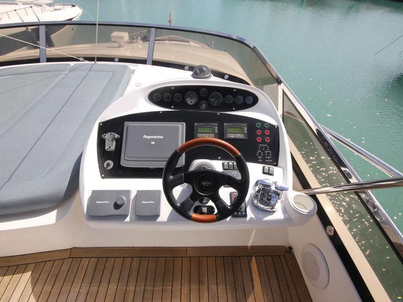 Sunseeker 75 Yacht