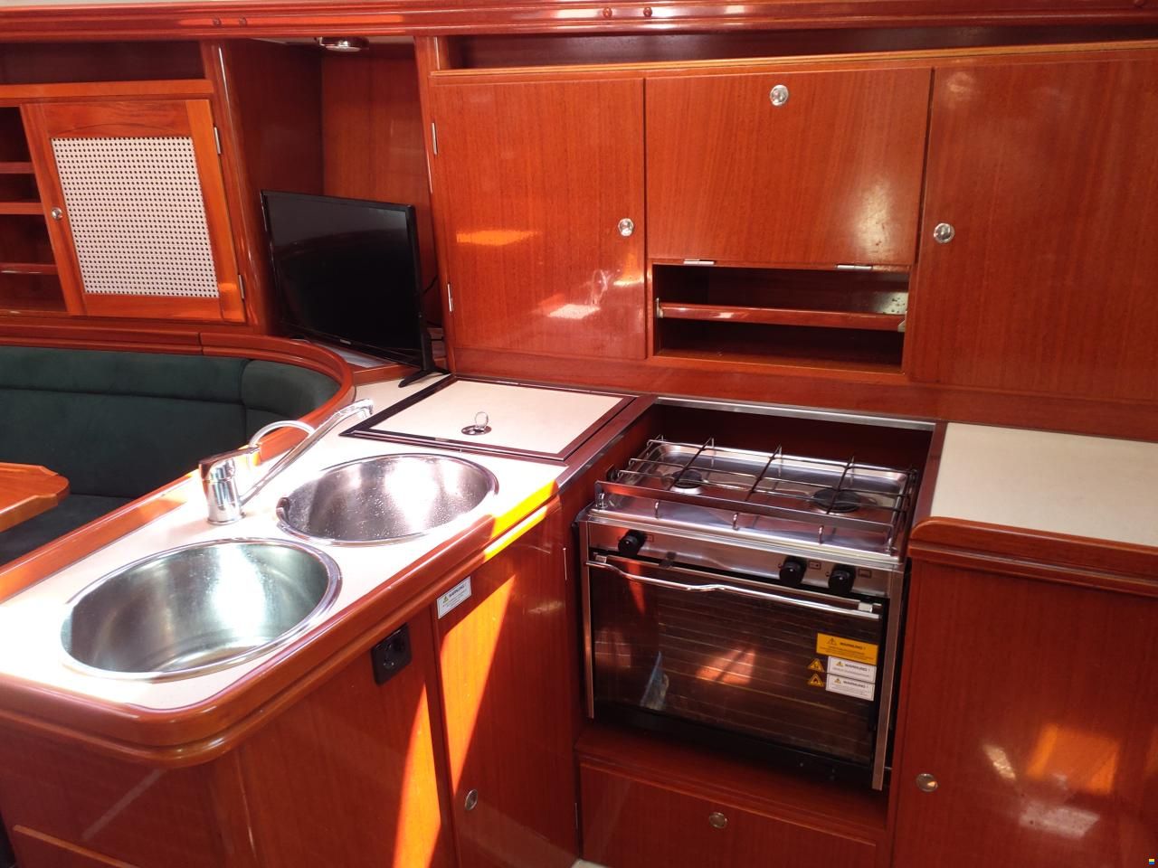 Hanse 411