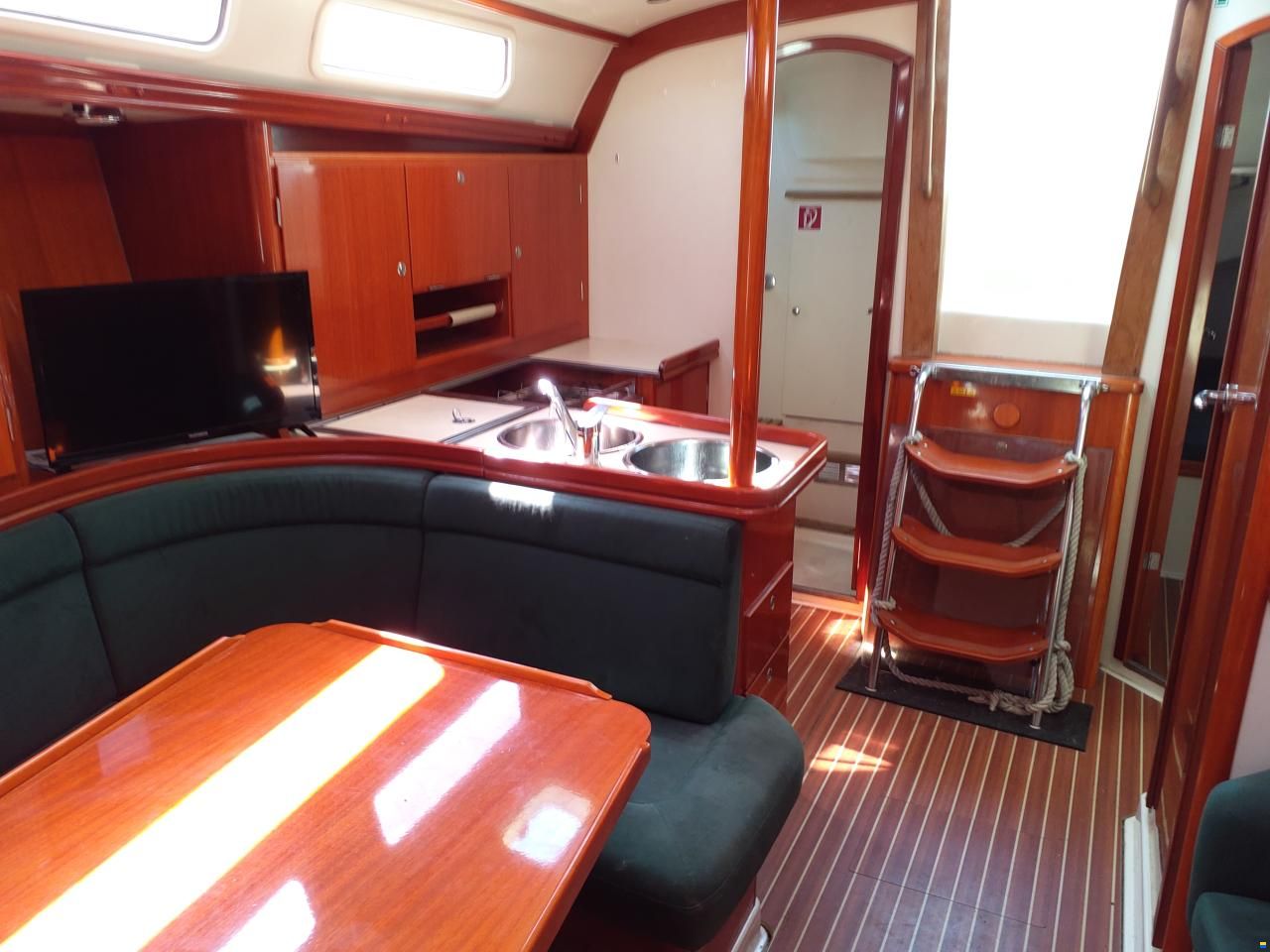 Hanse 411