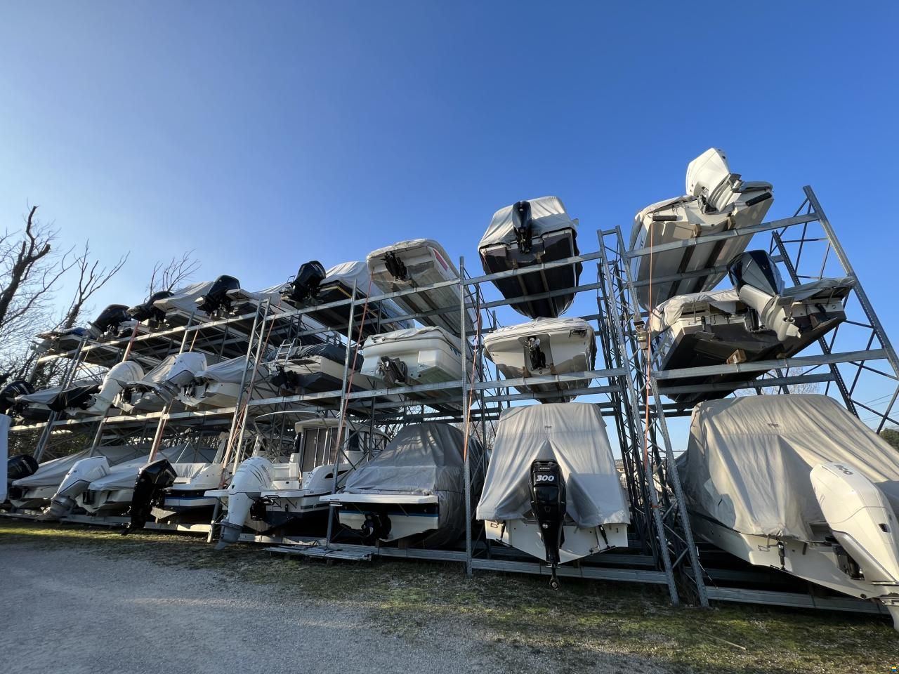 Trockenhafen mit Einwasserung Service