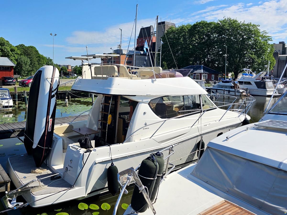 Jeanneau Merry Fisher 10