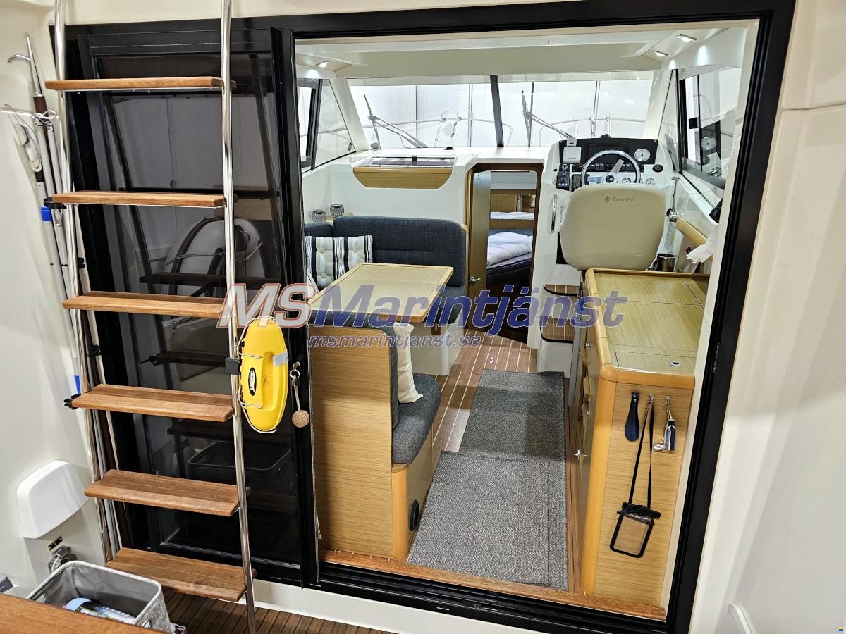 Jeanneau Merry Fisher 10