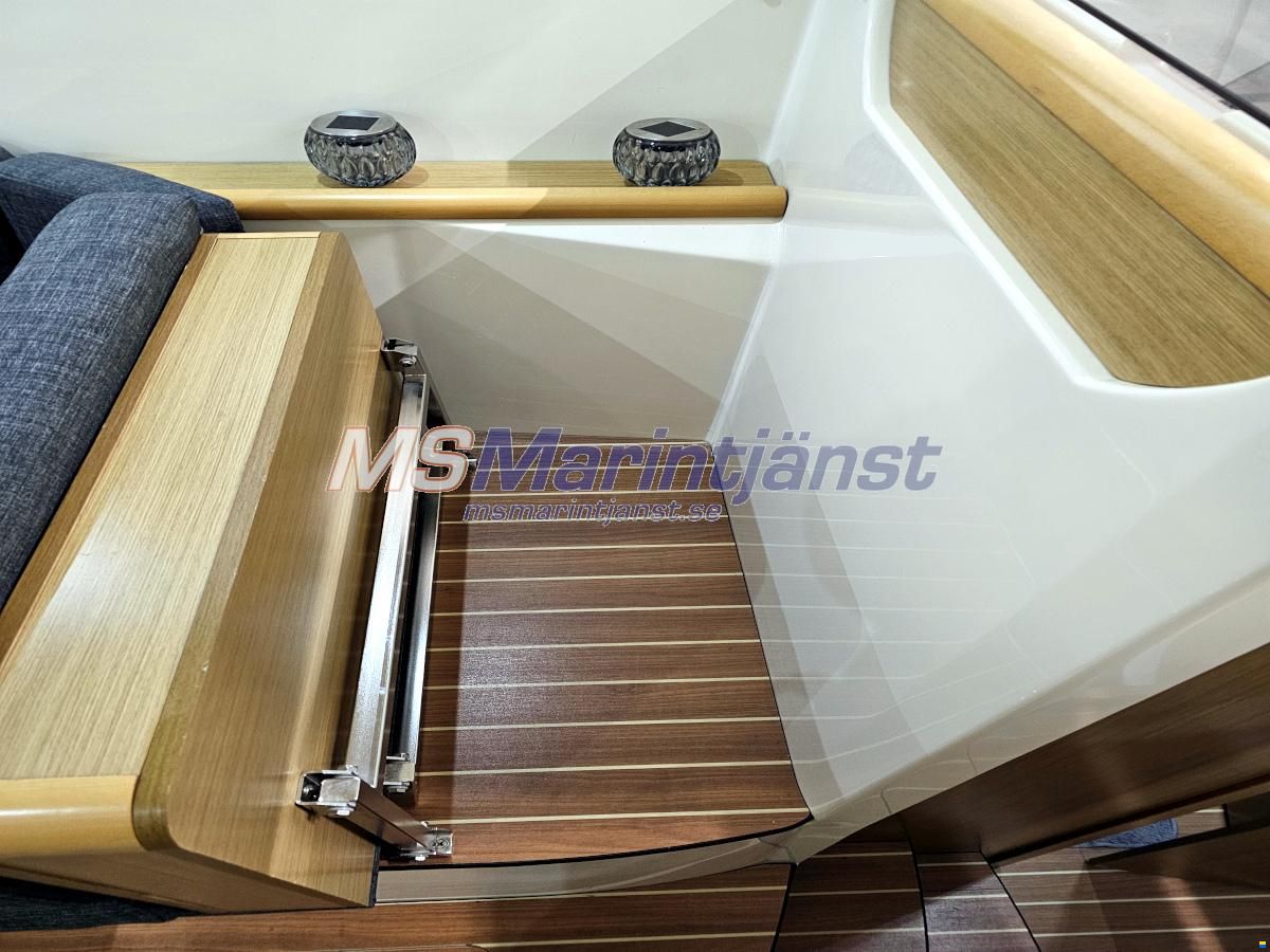 Jeanneau Merry Fisher 10
