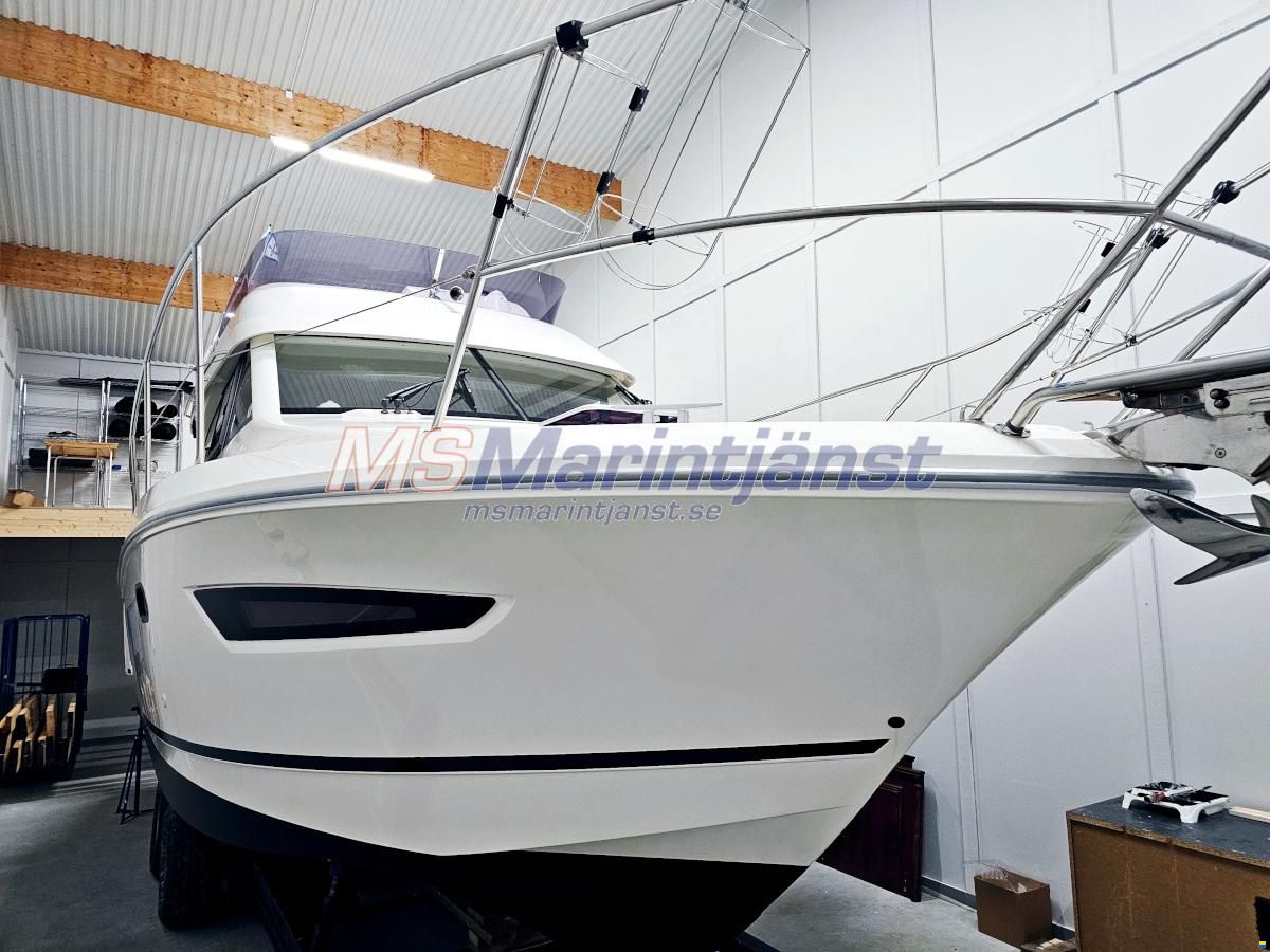 Jeanneau Merry Fisher 10