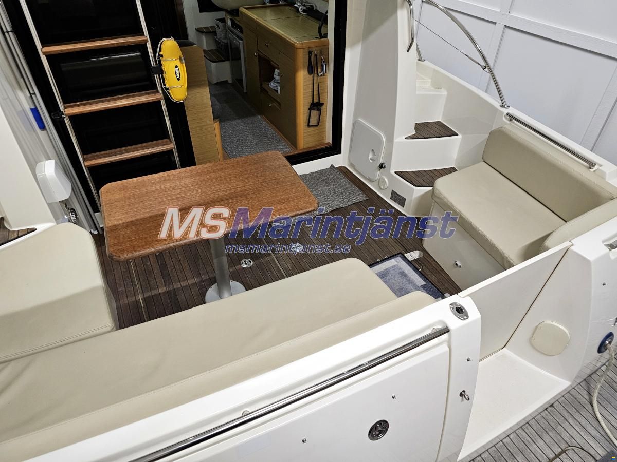 Jeanneau Merry Fisher 10