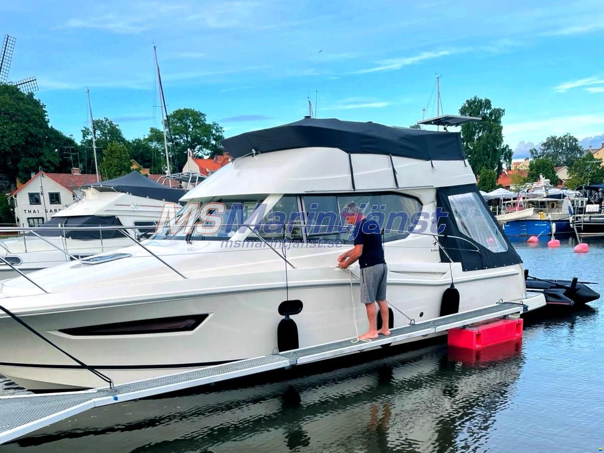 Jeanneau Merry Fisher 10