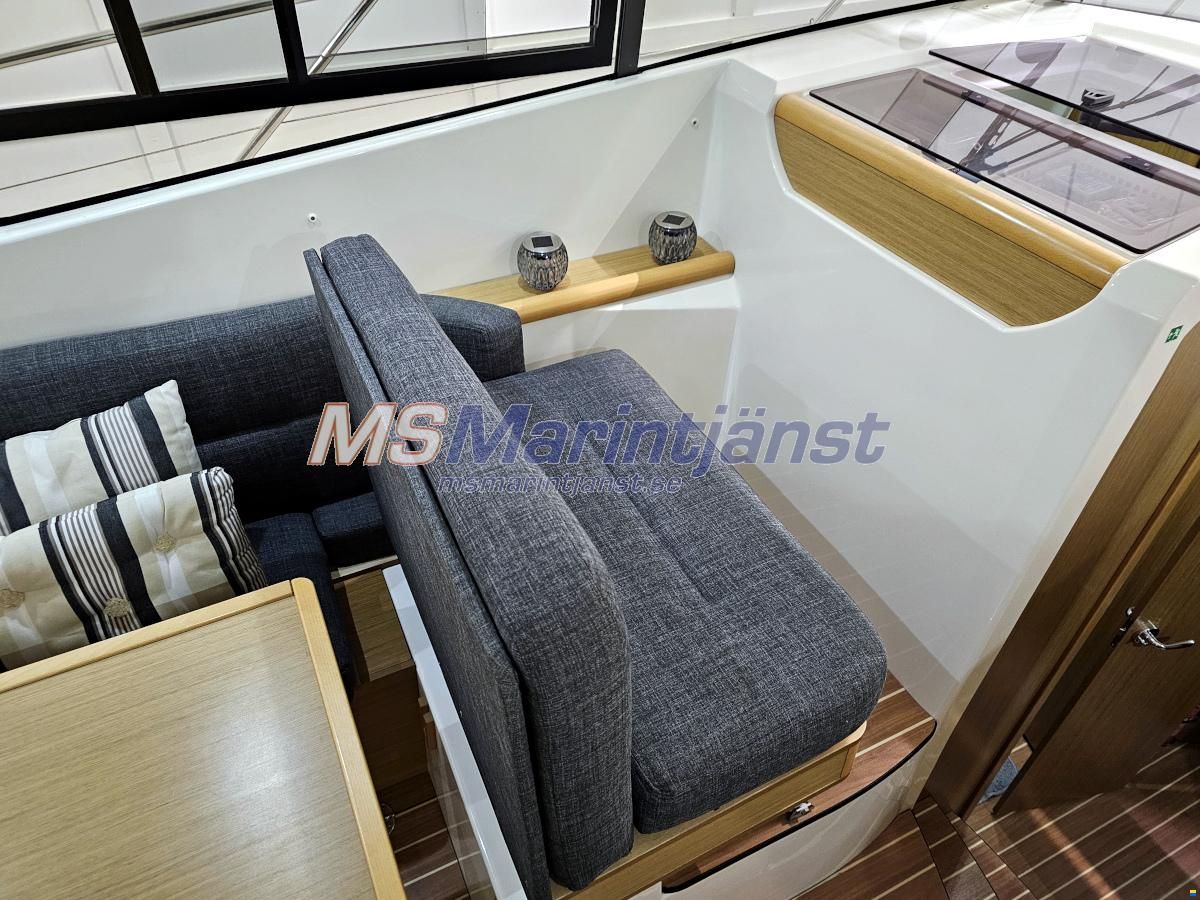 Jeanneau Merry Fisher 10