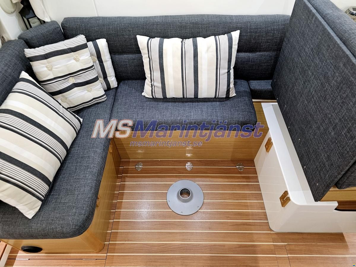 Jeanneau Merry Fisher 10