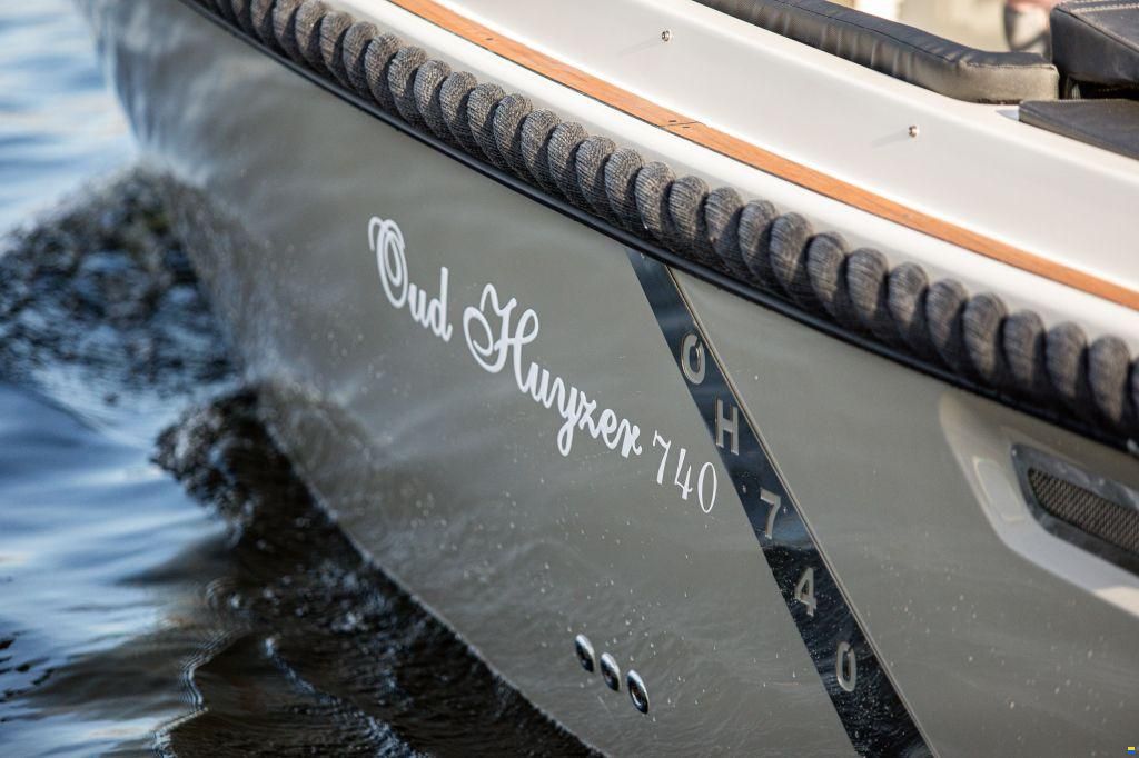 Oud Huijzer 740 tender