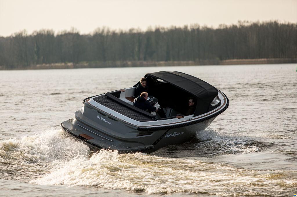 Oud Huijzer 740 tender