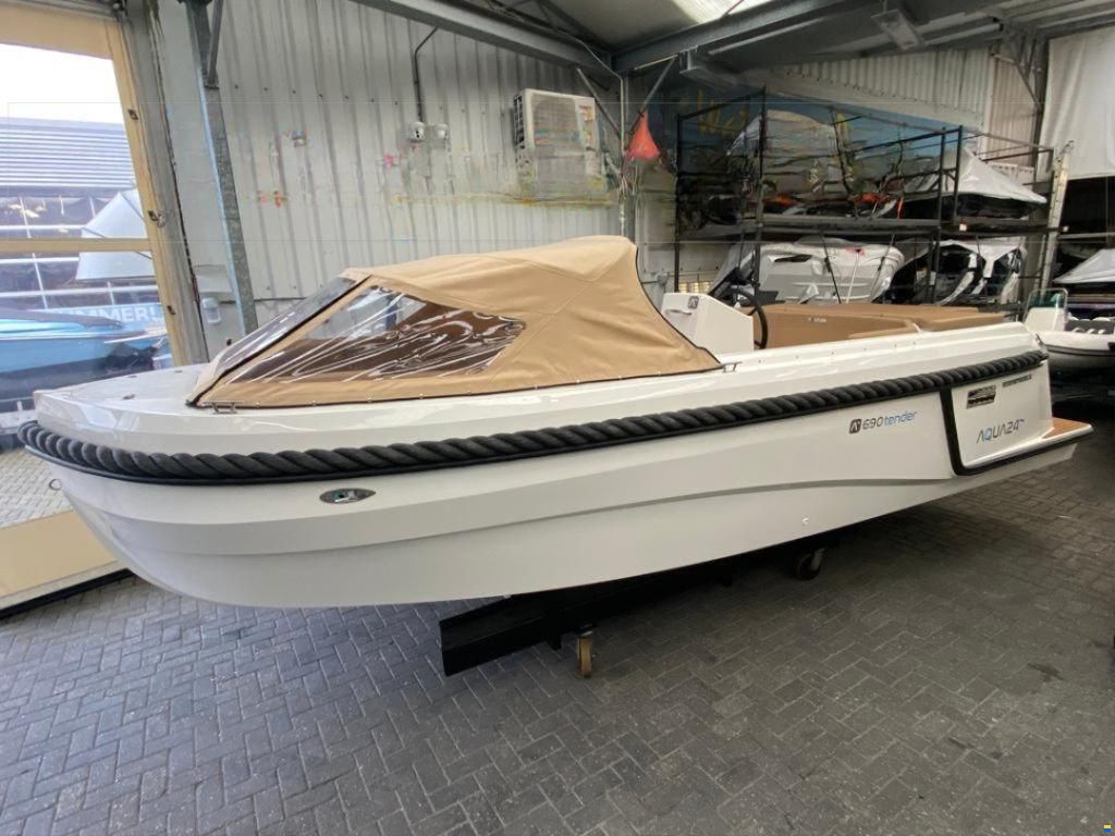 Aqua24 690 Tender