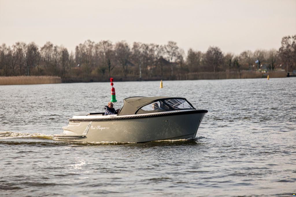 Oud Huijzer 740, gezien op de HISWA ?
