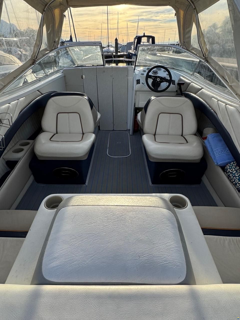 Bayliner Capri 2052
