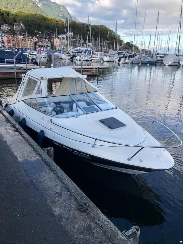 Bayliner Capri 2052
