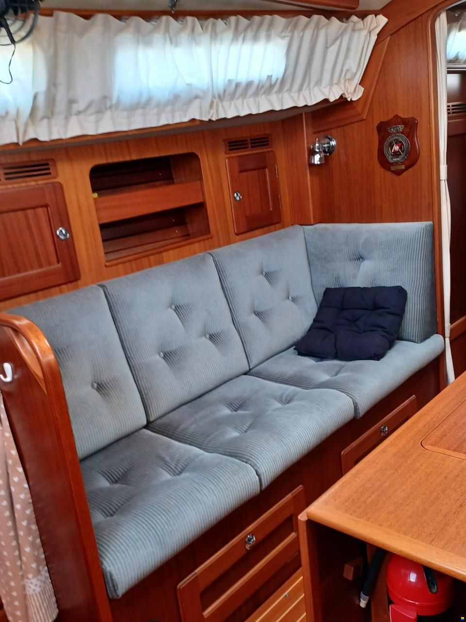 Hallberg-Rassy HR 37